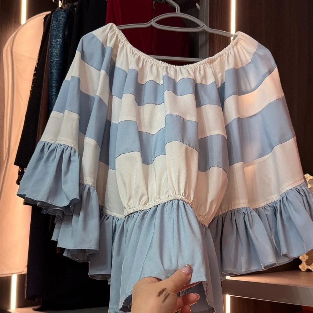 Boohoo Striped Ruffle Sleeve Crop Top - Picture 4 of 5